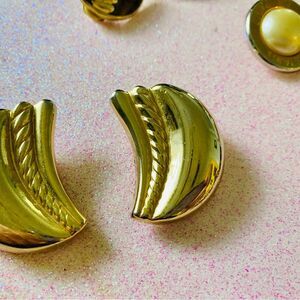 Vintage Earrings Eight Pairs ( All Clips)